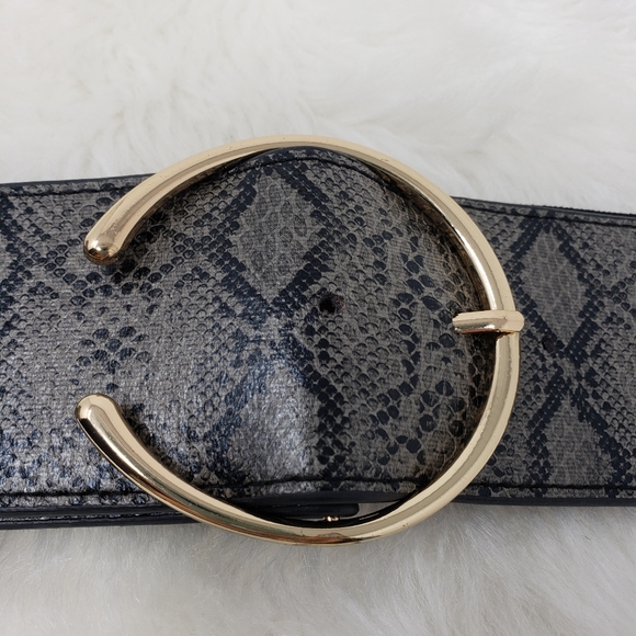 Faux Snake Skin Clutch and belt - Picture 3 of 4
